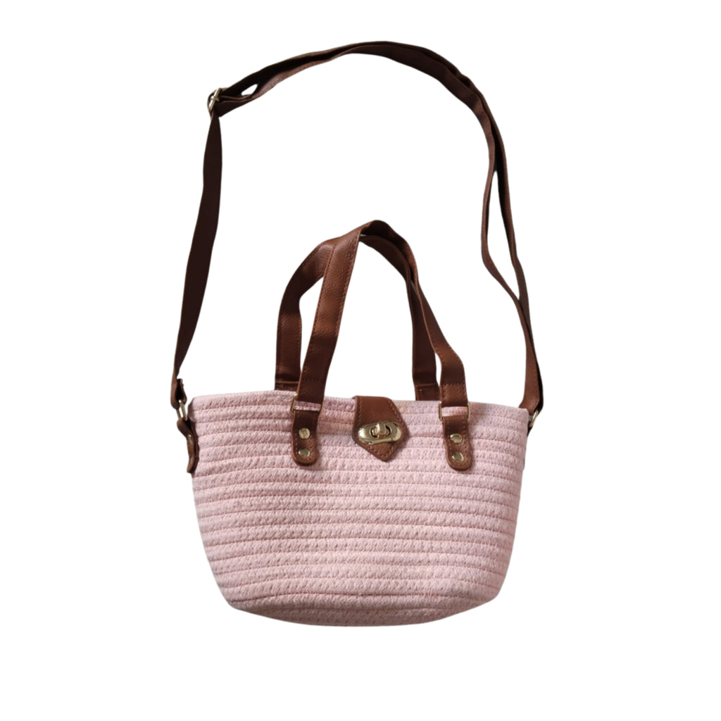 Mini Bolso Rafia con Detalles en Cuero Sintético